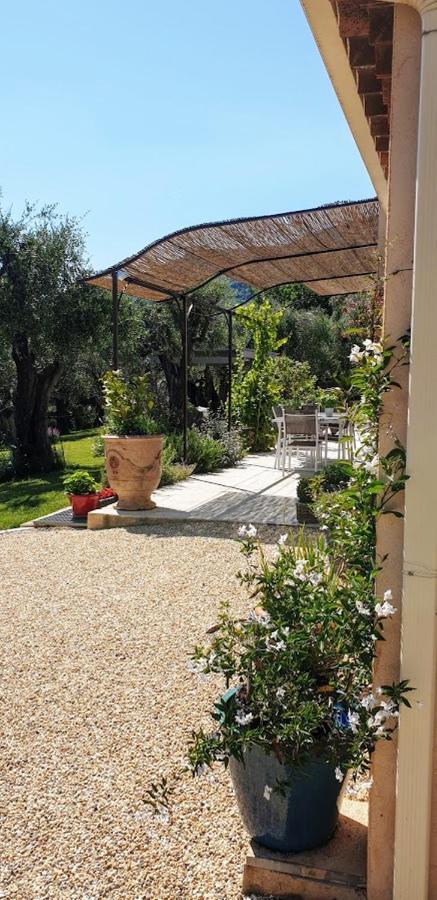 La Bastide Aux Oliviers Hotel Tourrettes-sur-Loup Bagian luar foto