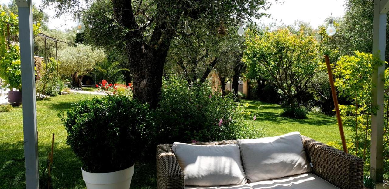 La Bastide Aux Oliviers Hotel Tourrettes-sur-Loup Bagian luar foto