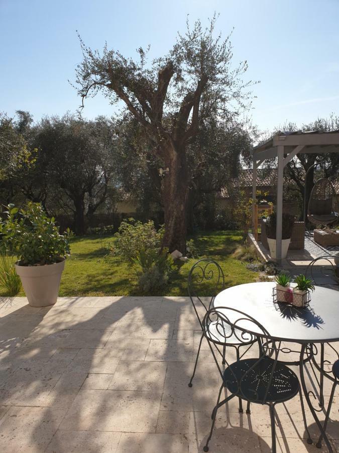 La Bastide Aux Oliviers Hotel Tourrettes-sur-Loup Bagian luar foto