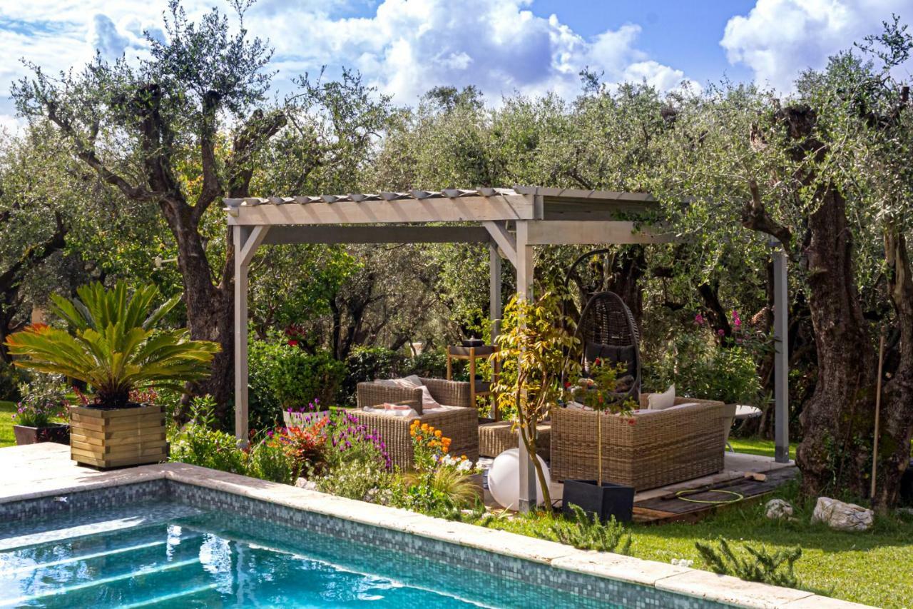 La Bastide Aux Oliviers Hotel Tourrettes-sur-Loup Bagian luar foto
